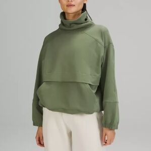 Lululemon packable pullover to pillow